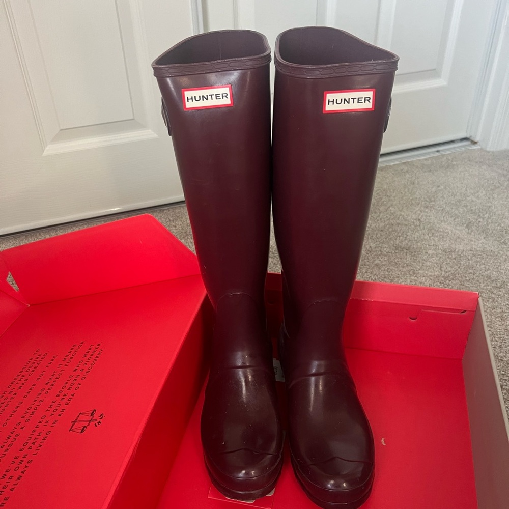 Hunter rain boots - burgundy